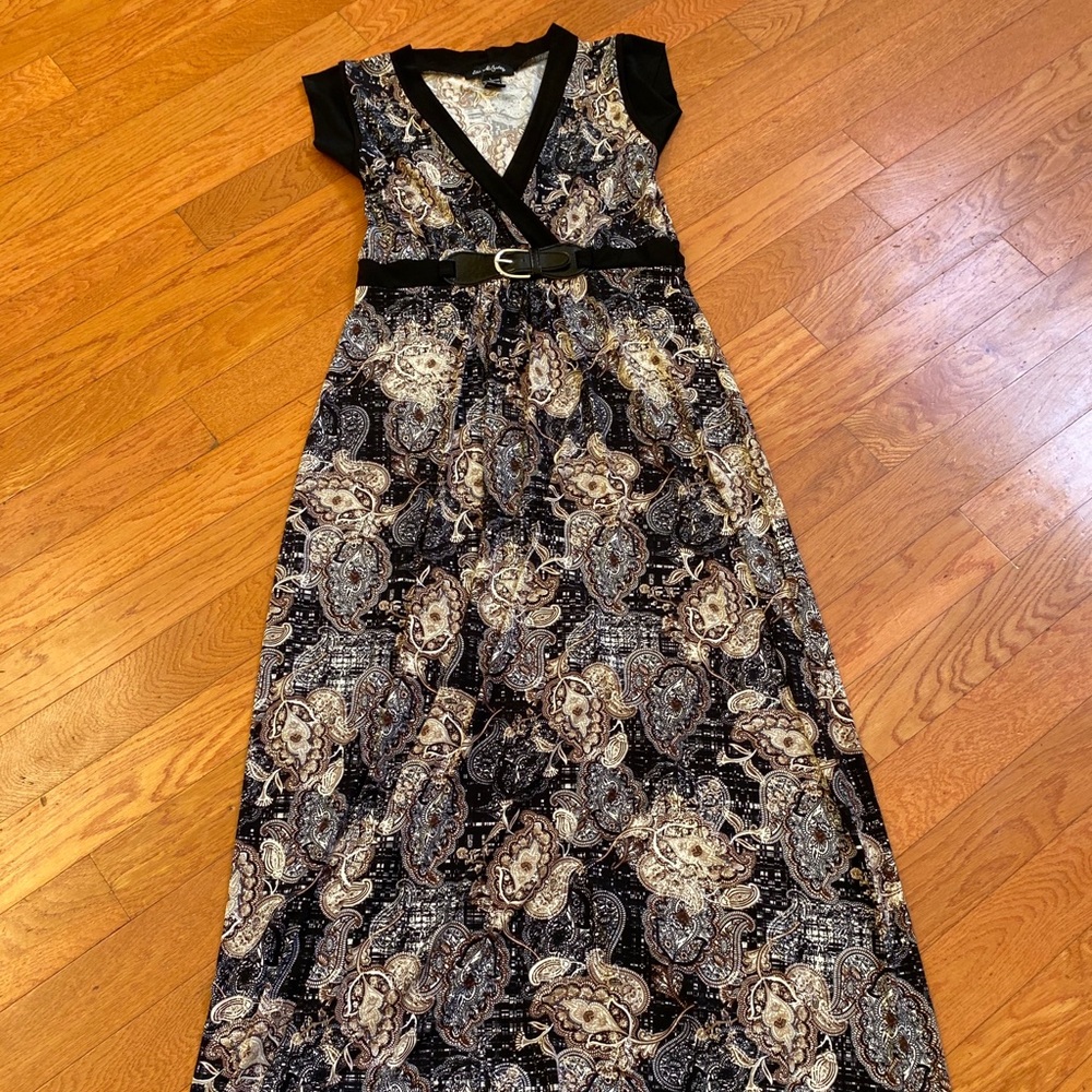 Maxi with sewed in cap sleeve